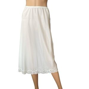 NWOT Vintage Lady Lynn 1940’s white w imported lace midi slip